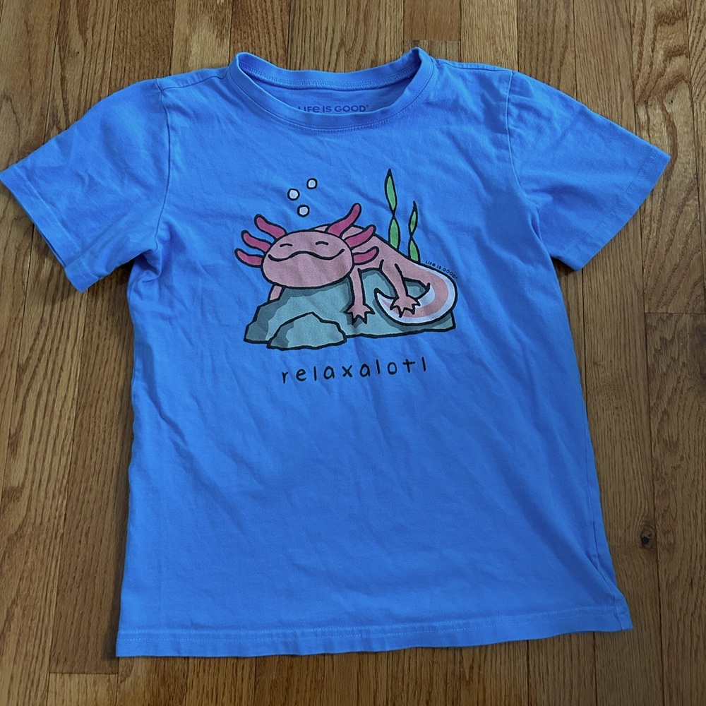 Life is good “relaxolotl” tee